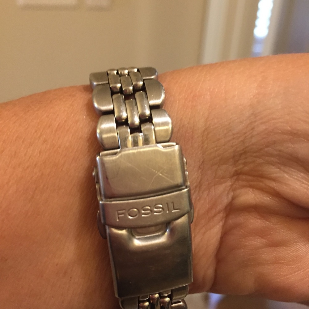 Fossil Watch - Picture 6 of 6